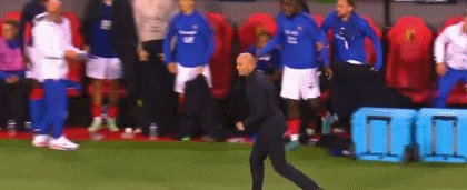 1790645819373018997.gif 齐达内怒射.gif