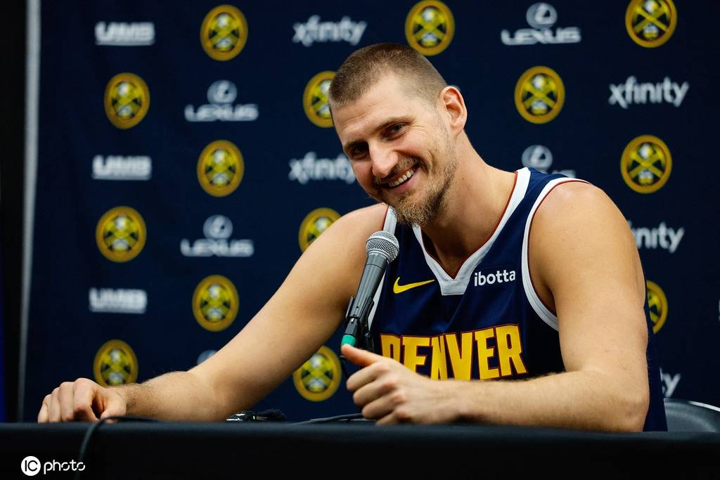 约基奇：NBA里有些人满脑子都是刷数据 但欧洲只看重胜利